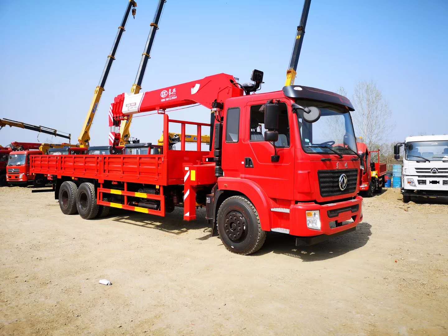 随车吊 多功能随车起重运输车的全面解析