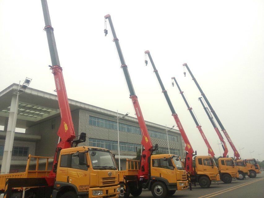 鹰潭随车吊与平板运输车市场概览 型号、报价与二手价格分析