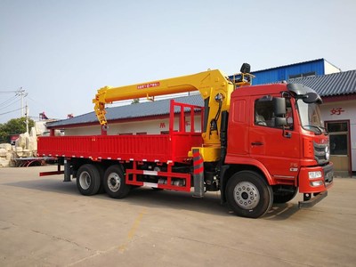 宇洋随车吊厂家专业出售随车吊，欢迎来电咨询